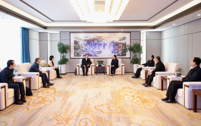 中共天津市委統(tǒng)戰(zhàn)部副部長(zhǎng)、市工商聯(lián)黨組書記郝樹民一行到榮程集團(tuán)慰問調(diào)研