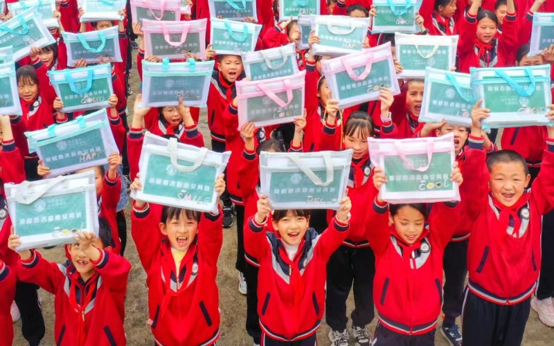 榮程集團(tuán)劃撥百萬(wàn)資金獎(jiǎng)勵(lì)優(yōu)秀榮程學(xué)子和教師